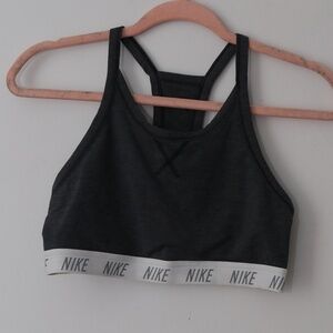Nike Swoosh Women's Medium-Support Sports Bra